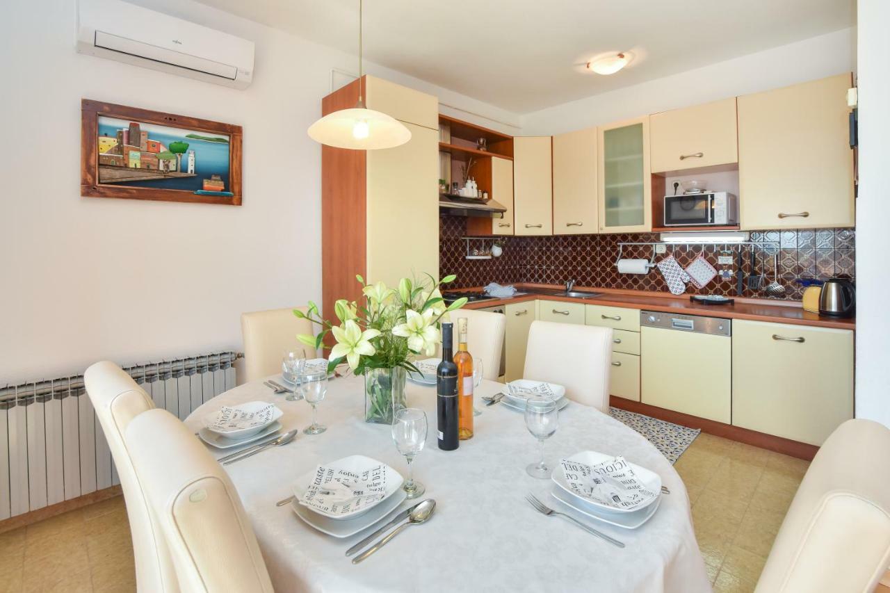 Apartment Bezic Kaštela Exterior foto